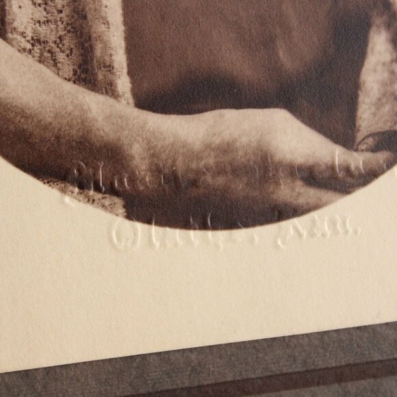 Vintage 1920s Photograph, Black And White Sepia Portrait Photo of A Lady, Woman - Picture 10 of 11